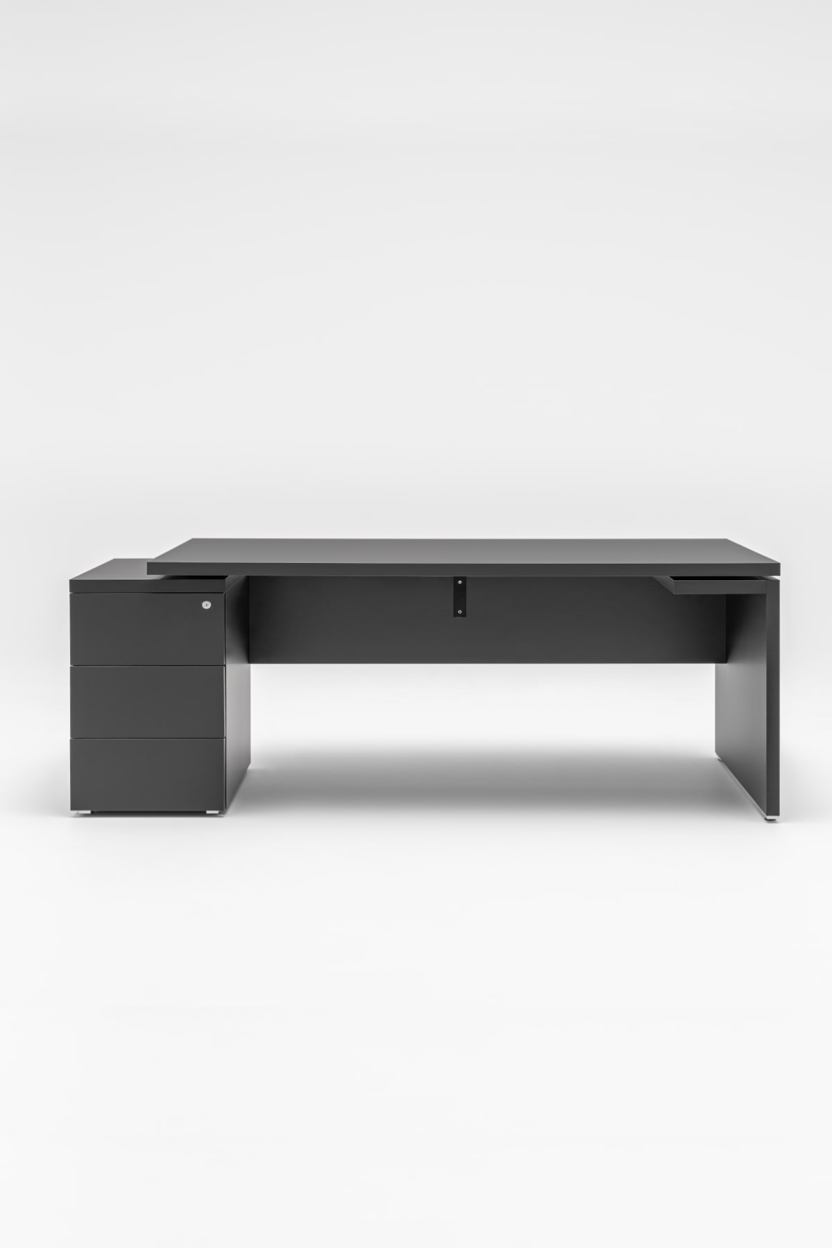 Mito executive desk